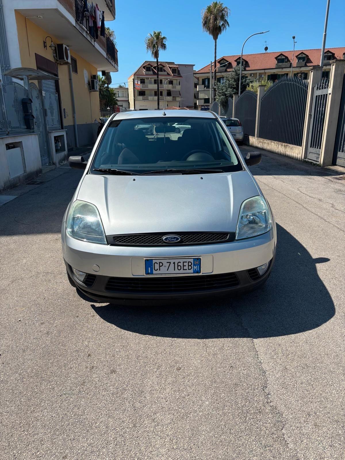 Ford Fiesta 1.4 16V 5p. Ghia ANNO 2004
