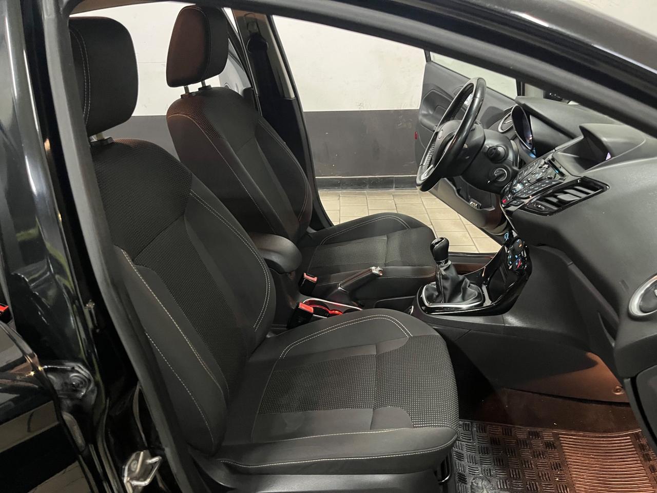 Ford Fiesta gpl titanium nav/led full 12/2016