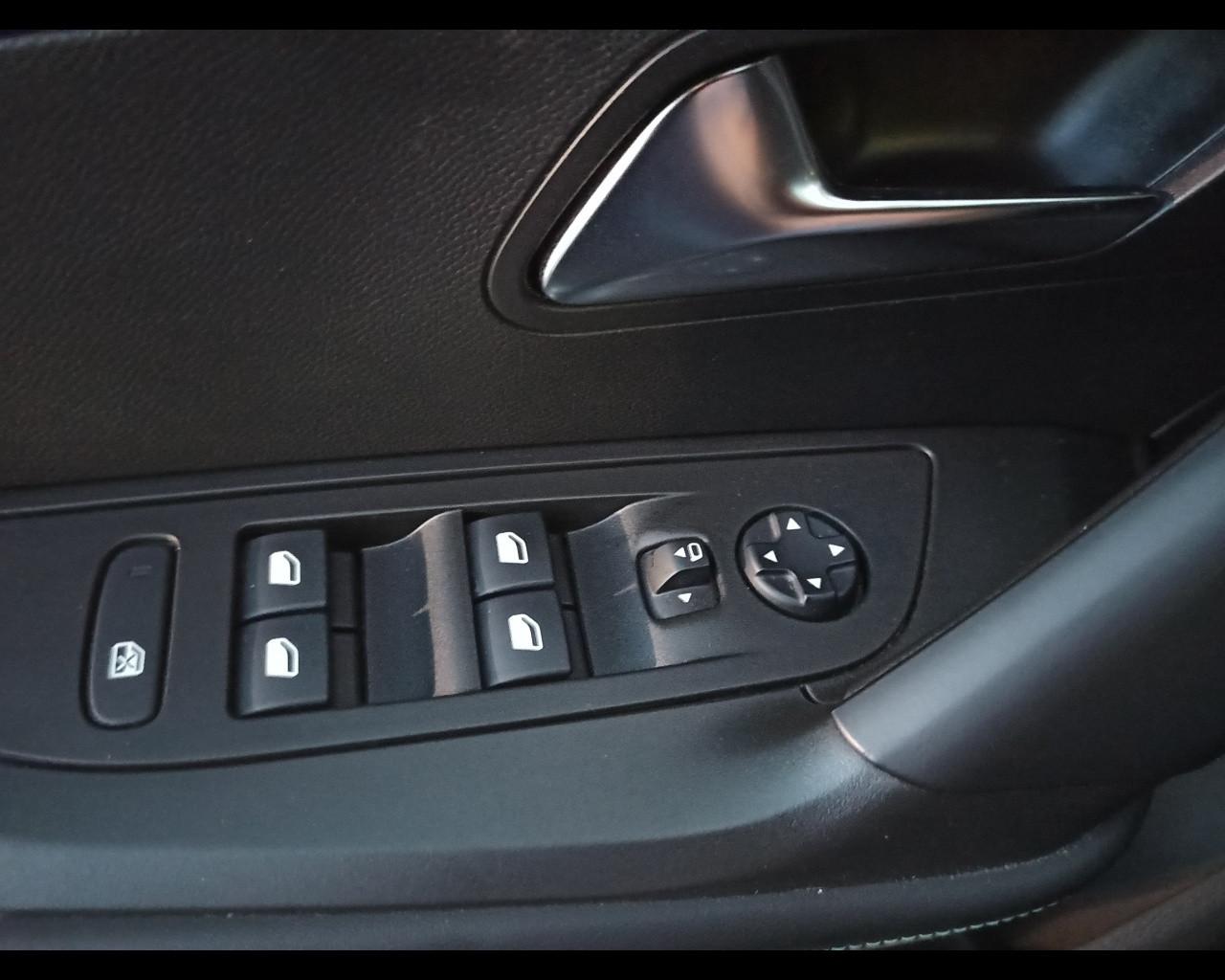 PEUGEOT 2008 2ª serie - 2008 PureTech 100 S&S Allure Pack