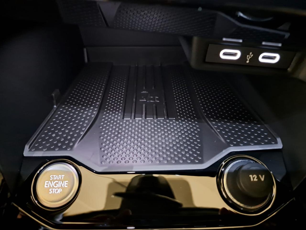 Volkswagen T-Roc 1500 TSI ACT R-Line Plus OPACA