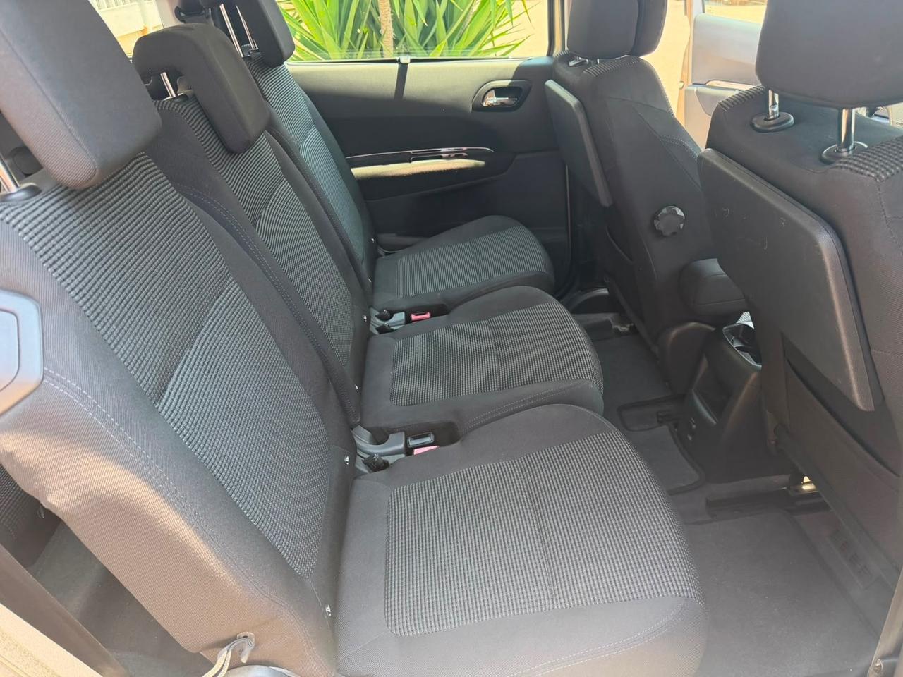 Peugeot 5008 1.6 HDi 112CV Allure