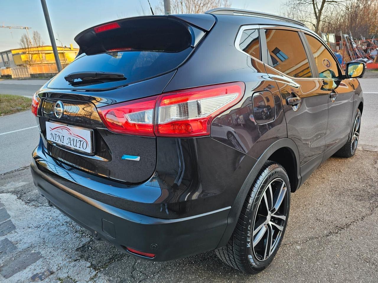 Nissan Qashqai 1.5 dCi 110cv 360°*Pelle*Navi*Tetto*Pdc*Bi-Xeno*18*
