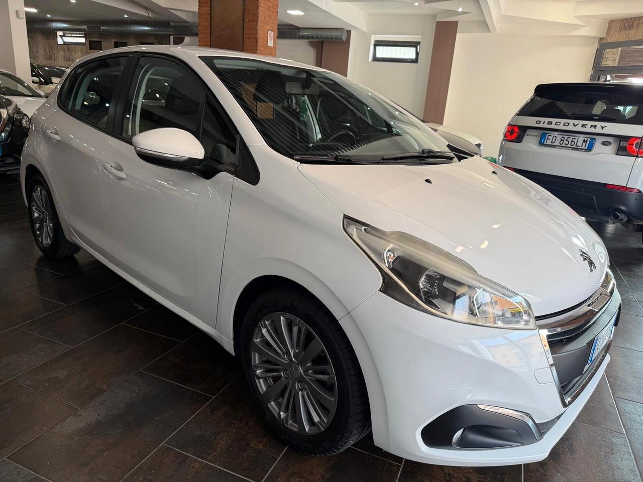 Peugeot 208 PureTech 82 5 porte Allure