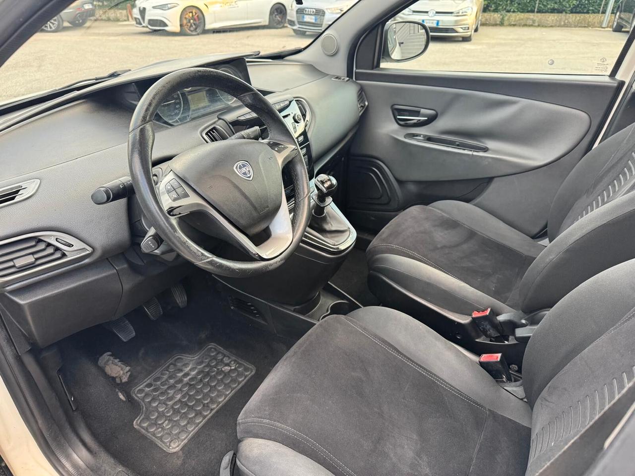 Lancia Ypsilon 1.2 69 CV Platino