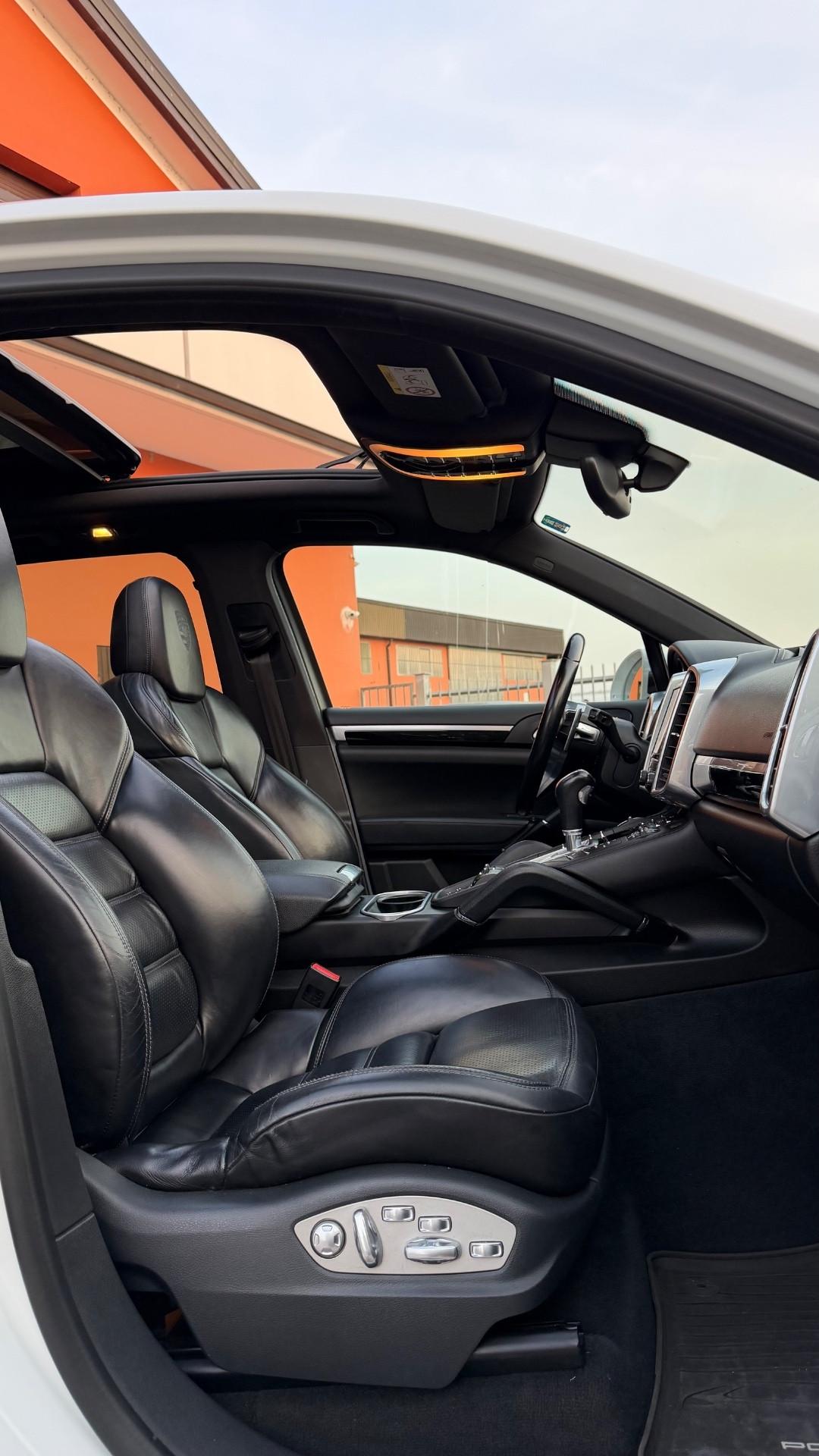 Porsche Cayenne 3.0 Diesel Platinum Edition