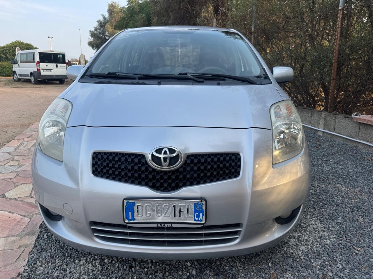 Toyota Yaris Benz automatica