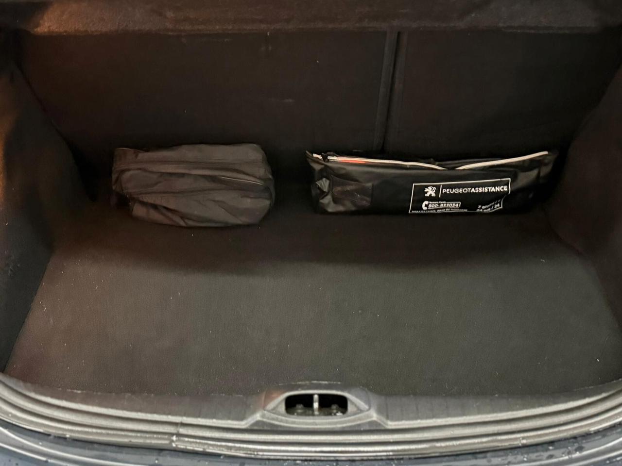 Peugeot 208 PureTech 82 5p. GPL Allure