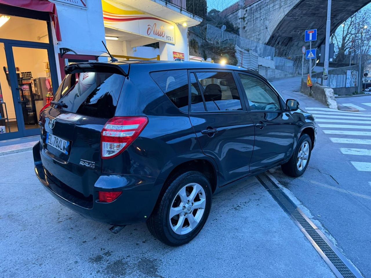 Toyota RAV 4 RAV4 2.2 D-4D 150 CV Lounge