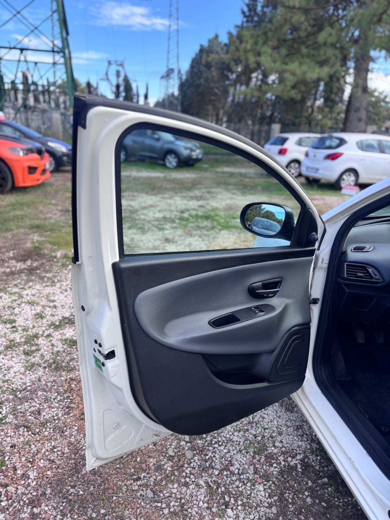 Lancia Ypsilon 1.3 MJT 16V 95 CV 5 porte S&S 30th Anniversary