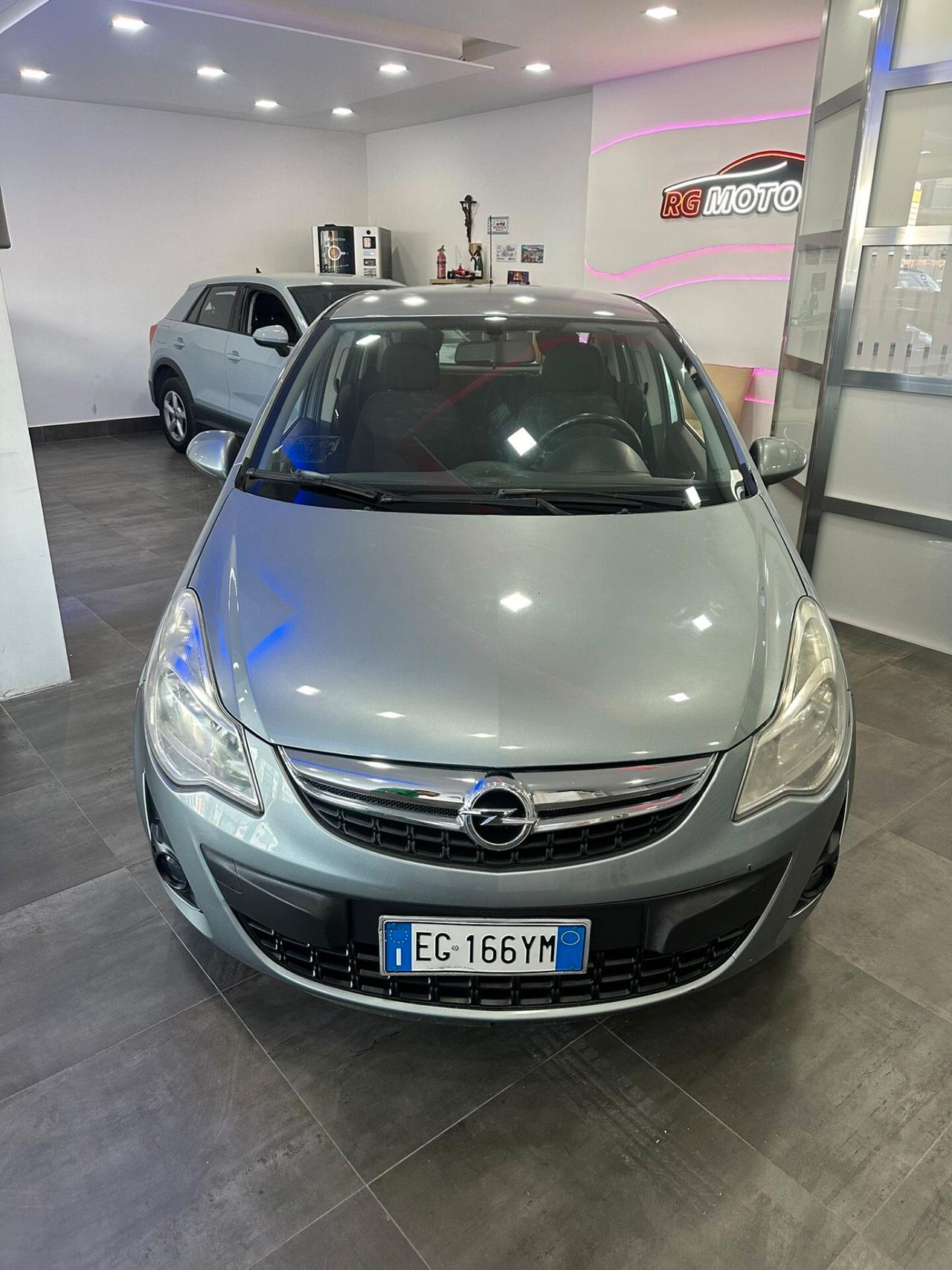 Opel Corsa 1.2 5 porte Cosmo