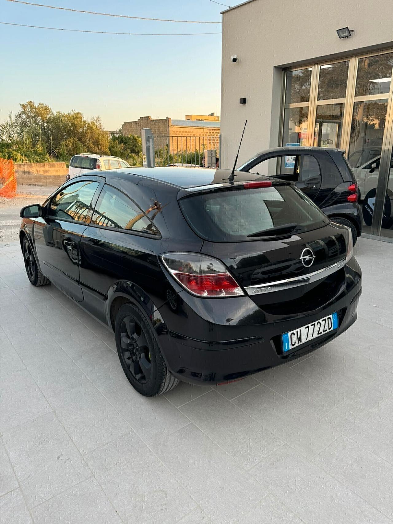 Opel Astra GTC 1.7 CDTI 101CV 3 porte Cosmo