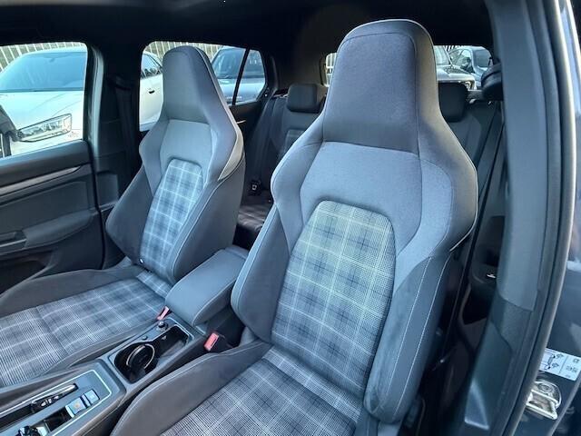 Volkswagen Golf 2.0 TDI GTD DSG 200CV