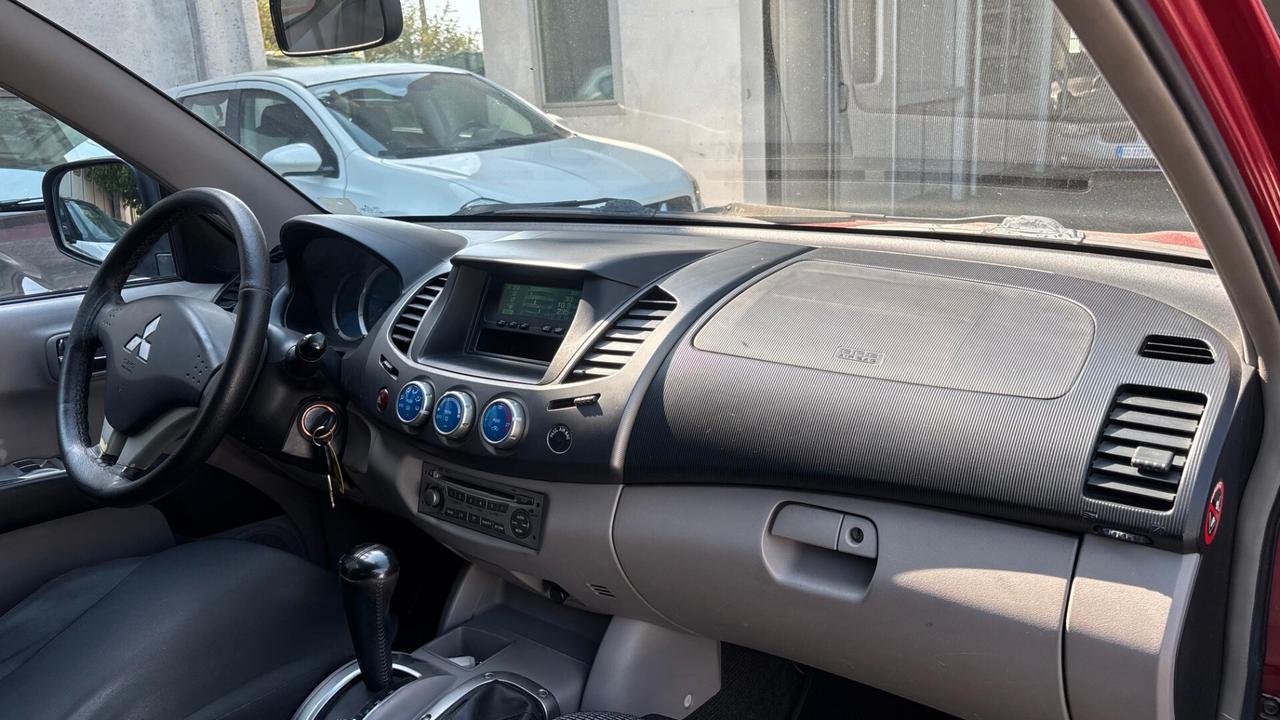 Mitsubishi L200 2.5 DI-D/136CV cambio automatico 4post