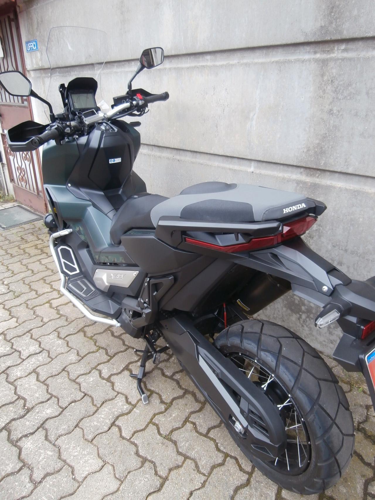 Honda X-ADV 750 (2018 - 20) 2020 passaggio incluso.