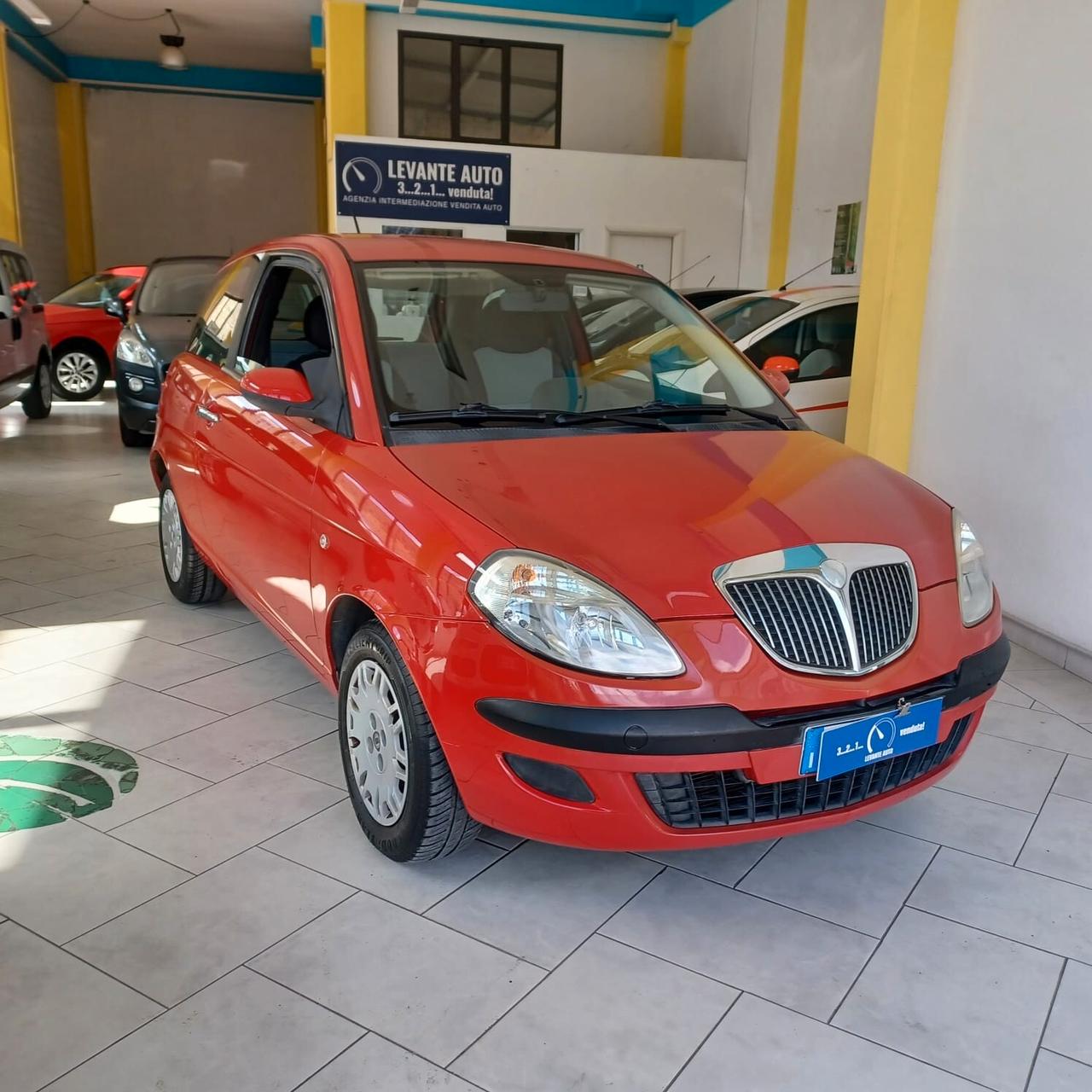 LANCIA YPSILON 1.3 MJTD NEOPATENTATI