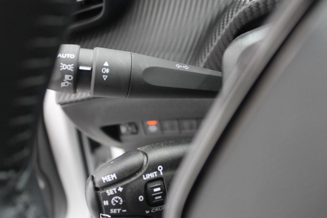 Peugeot 208 1.2 Puretech ALLURE 100 Cv.