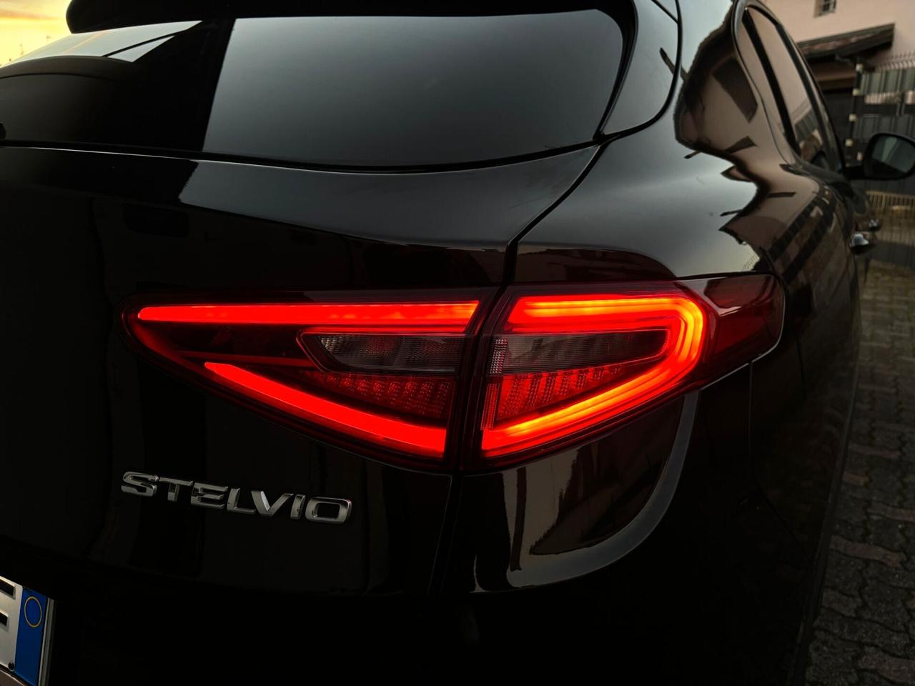 Alfa Romeo Stelvio 2.2 Turbodiesel 190 CV AT8 RWD Executive