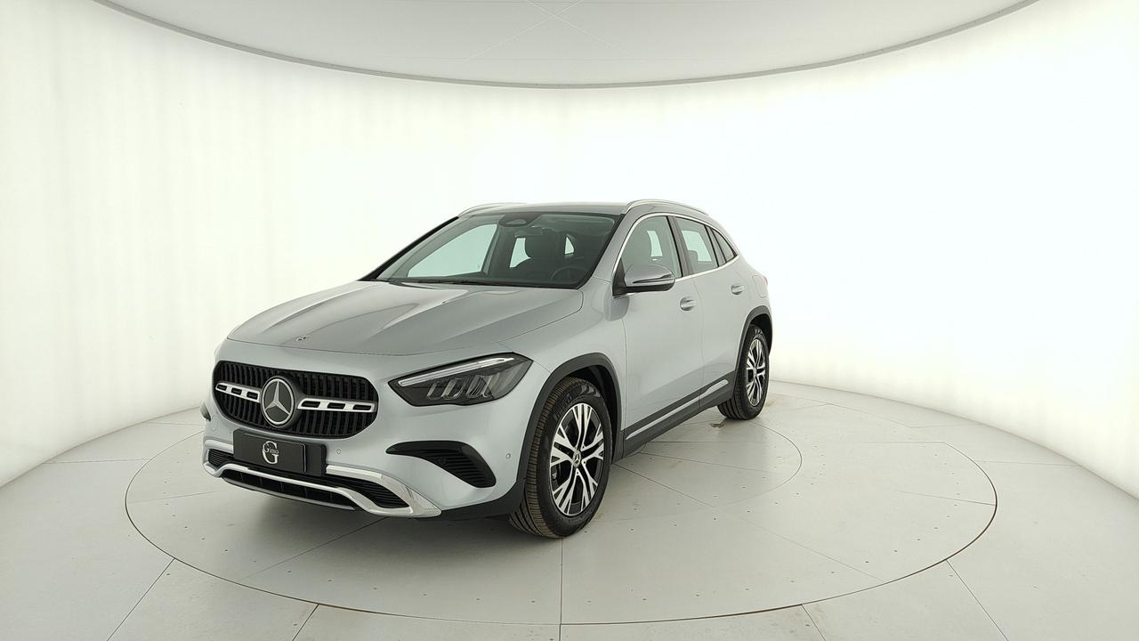 Mercedes-Benz GLA 180 d Progressive Advanced auto