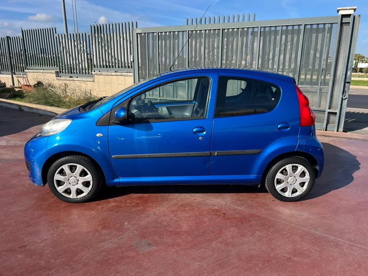 Peugeot 107 1.0 68CV 5p. Allure