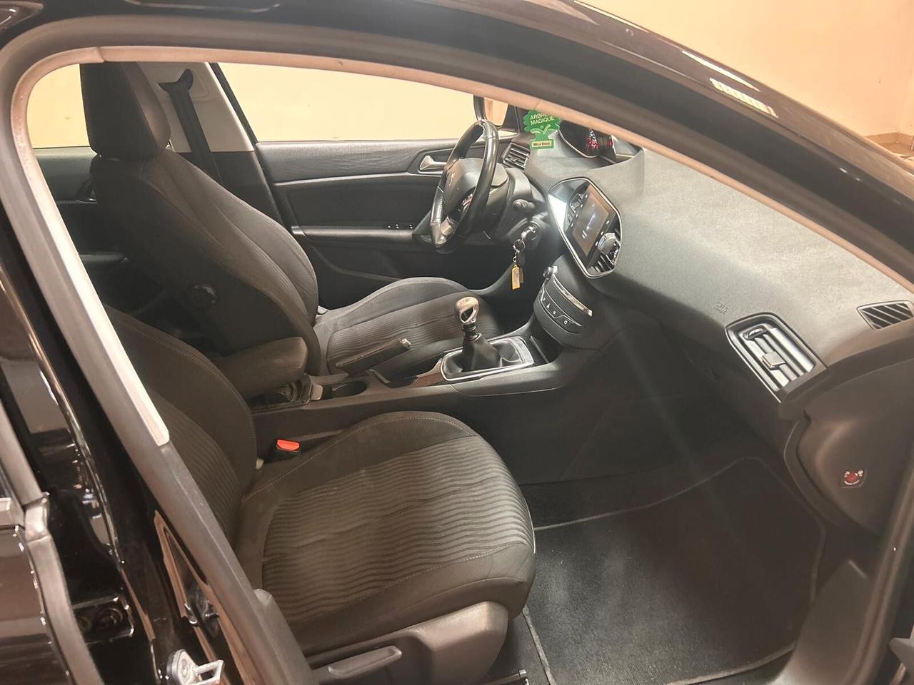 Peugeot 308 BlueHDi 150 S&S EAT6 Business