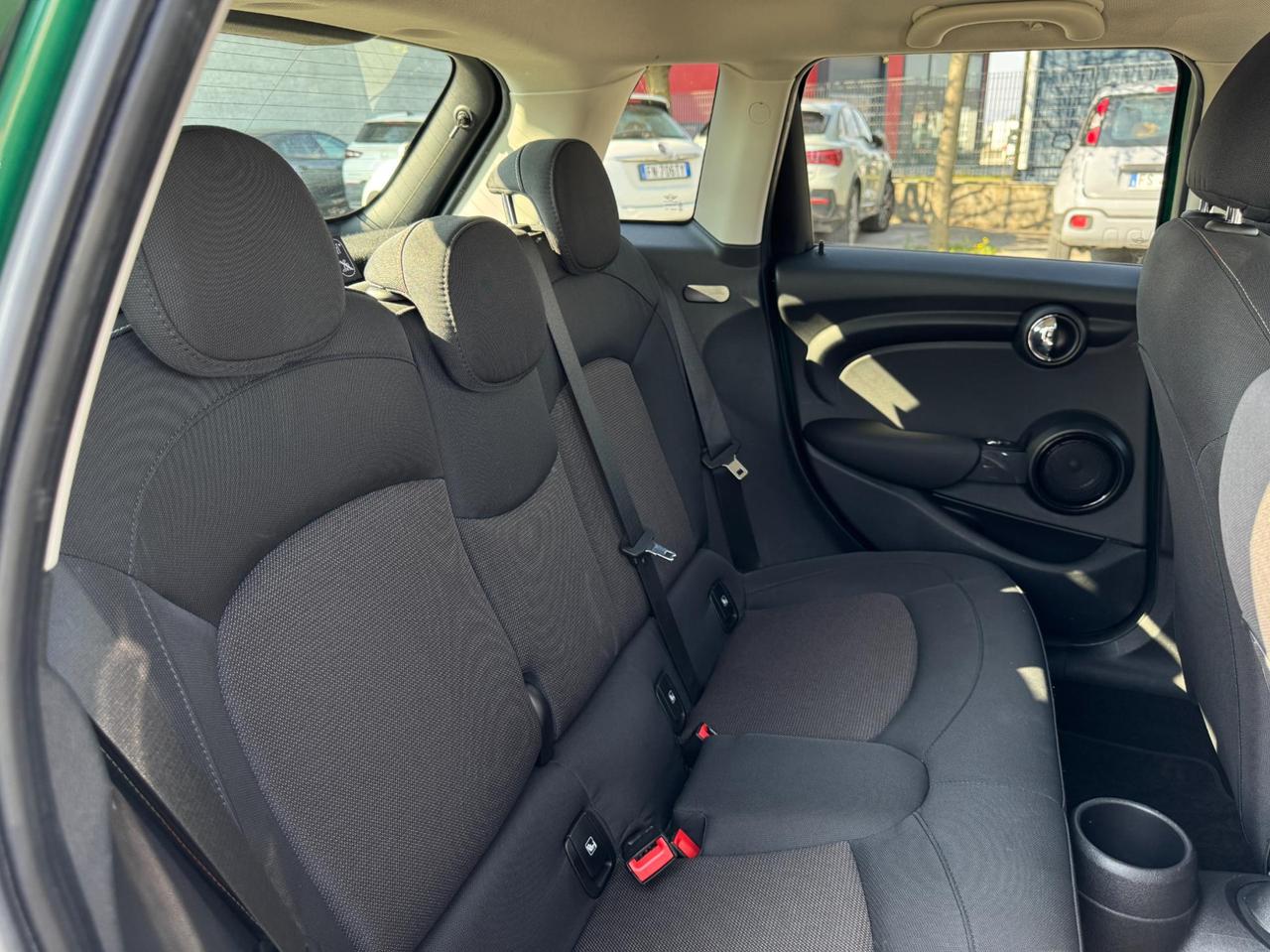 Mini 5 Porte One Essential 1.5 Twin Power Turbo 102cv Steptronic