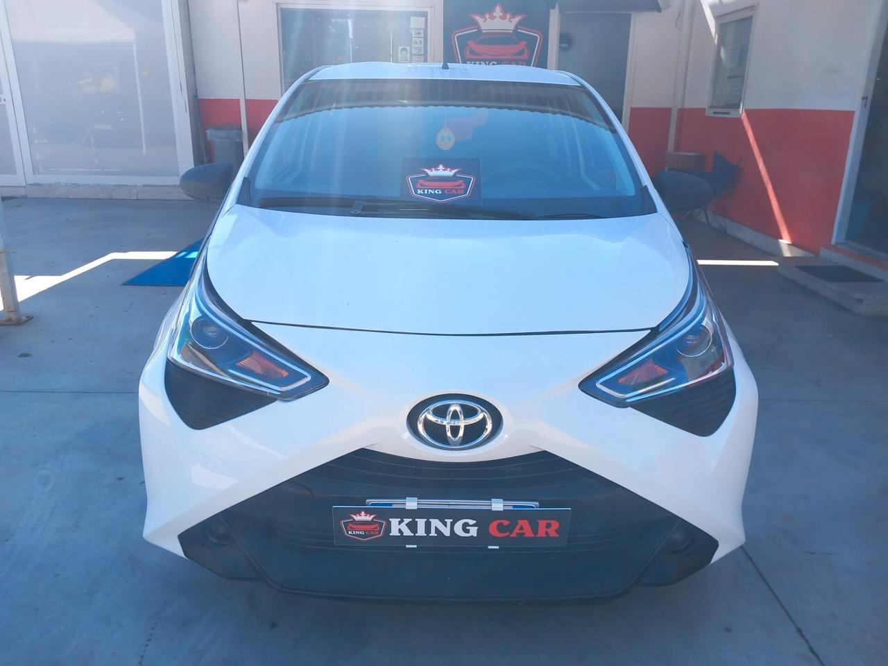 Toyota Aygo Connect 1.0 VVT-i 72 CV 5 porte x-play