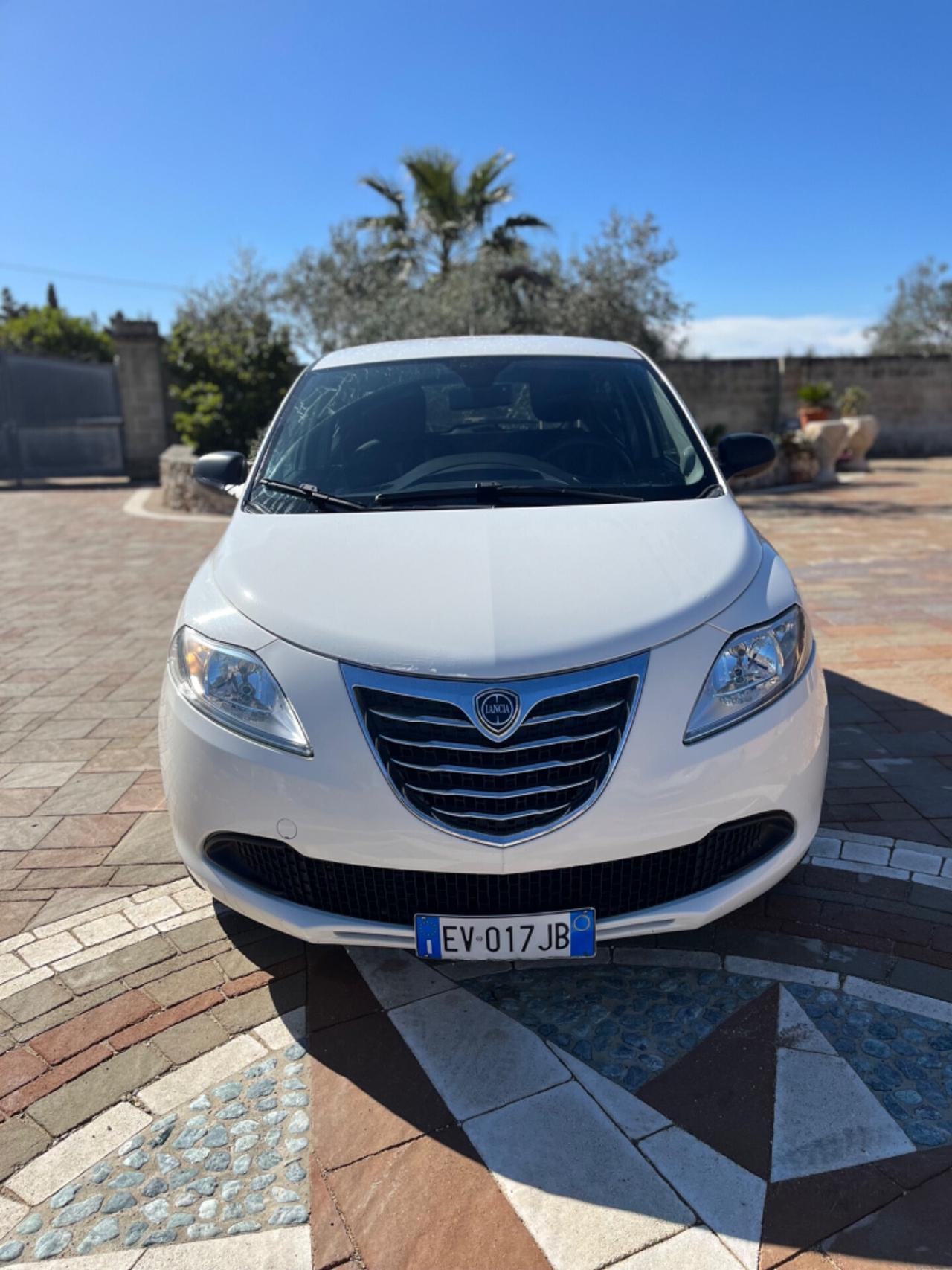 Lancia Ypsilon 1.2 69 CV