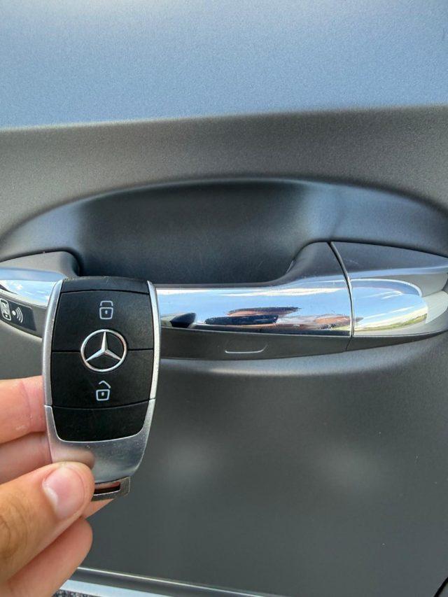 MERCEDES-BENZ A 180 d 1.5 116cv Automatic PREMIUM AMG TETTO-MAGNO
