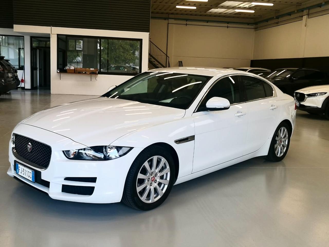 Jaguar XE 2.0 D 180 CV aut. ***PELLE***NAVI***