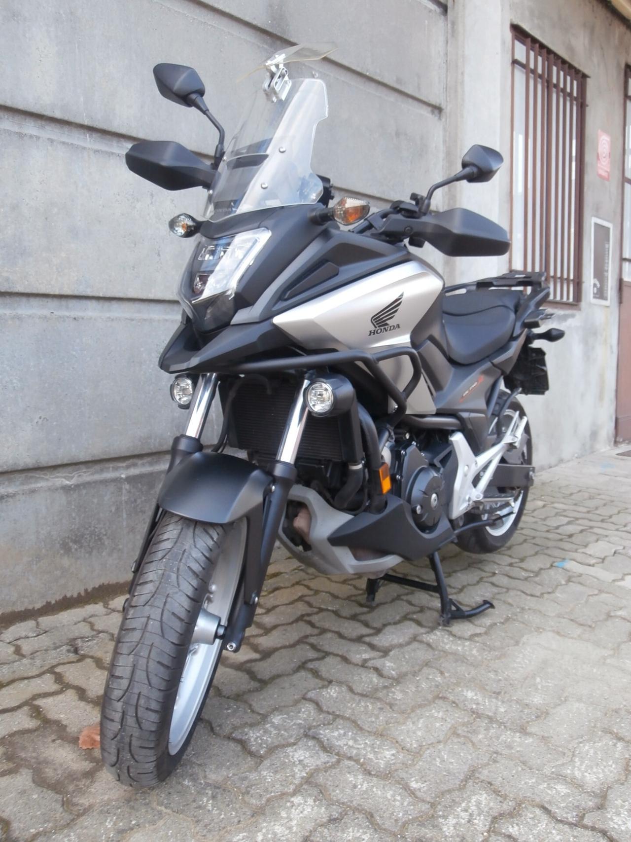 Honda NC 750 X DTC ABS Travel Edition del 2018 trapasso, tagliando e garanzia inclusi