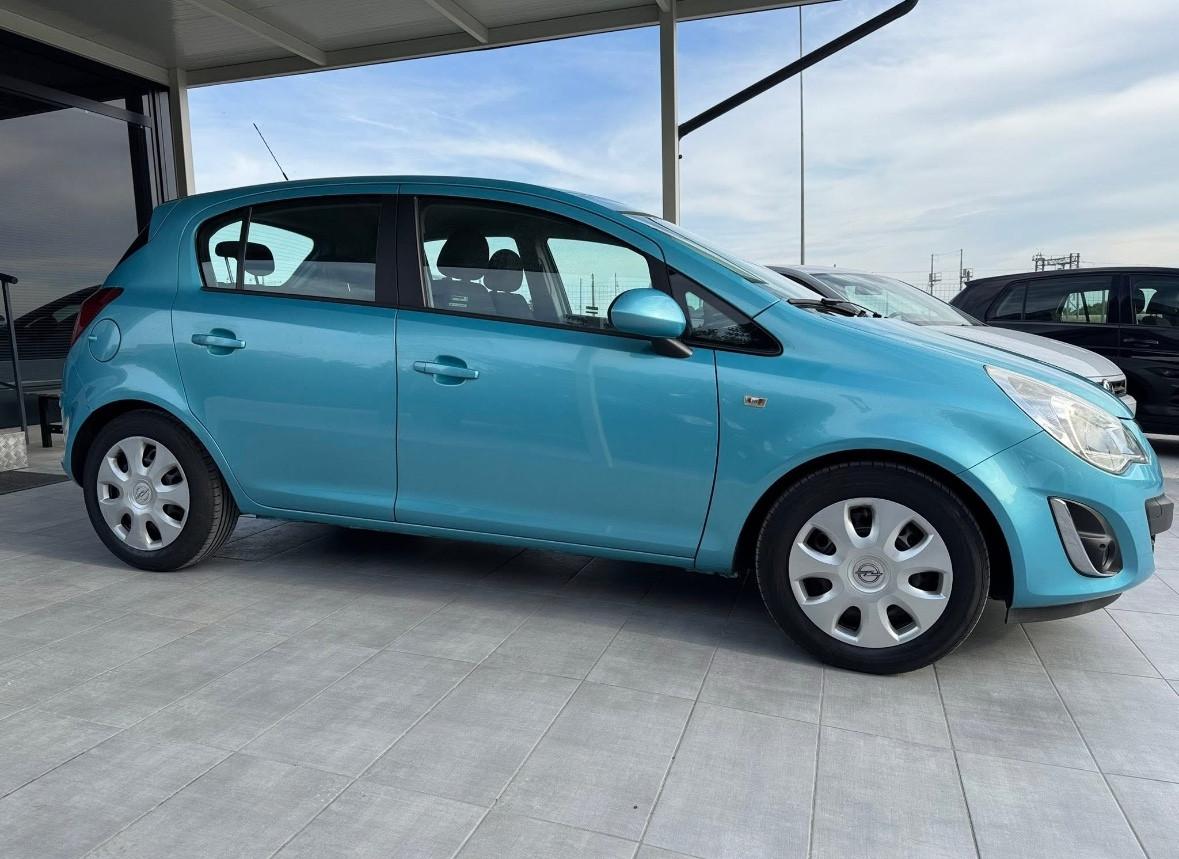 Opel Corsa 1.2 5 porte Club