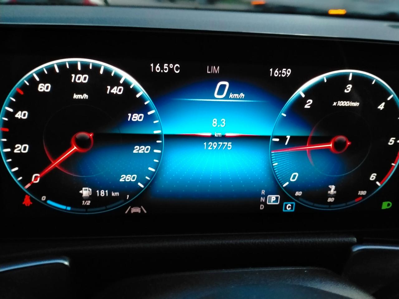 Mercedes-Benz GLB 180 D BUSINESS EXTRA 8MLED/SEDILI SPORT/DISPLAY MAXI