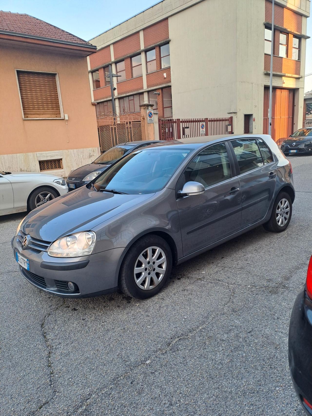 Volkswagen Golf 1.6 16V FSI 5p. Comfortline