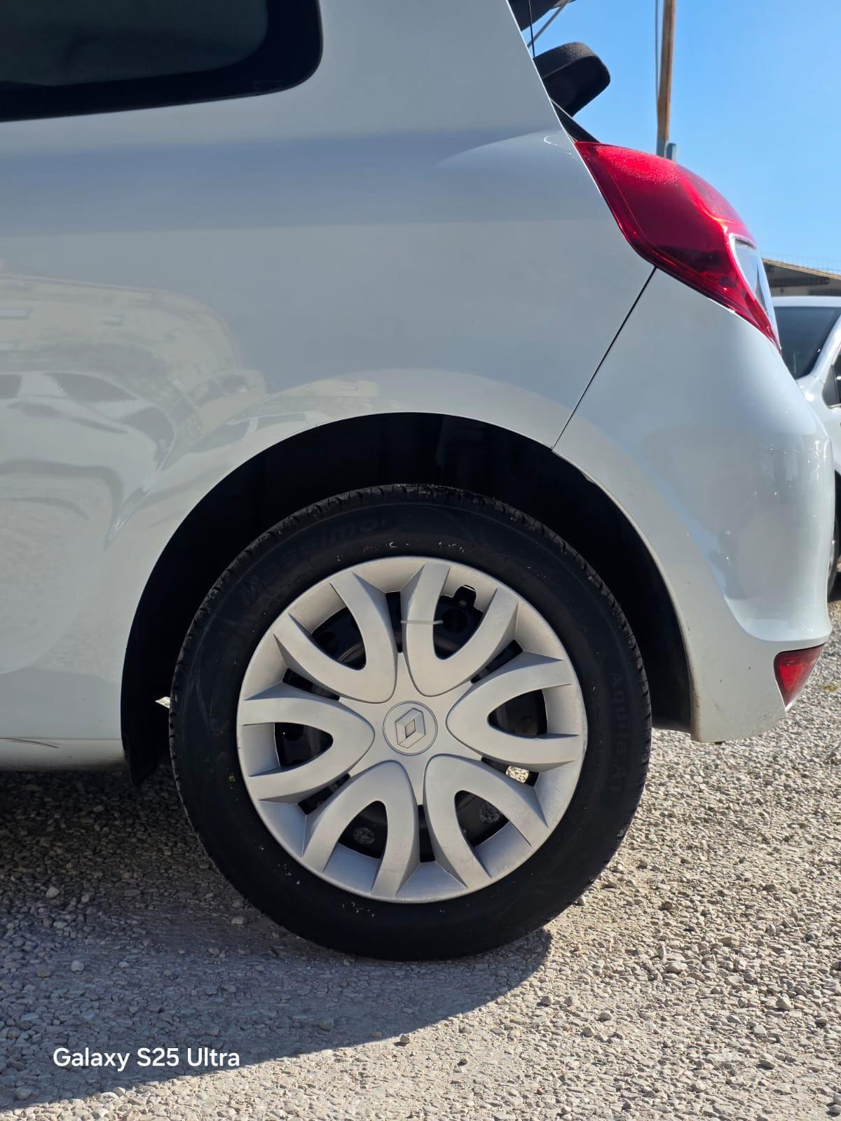 Renault Clio 1.2 16V 3 porte Luxe