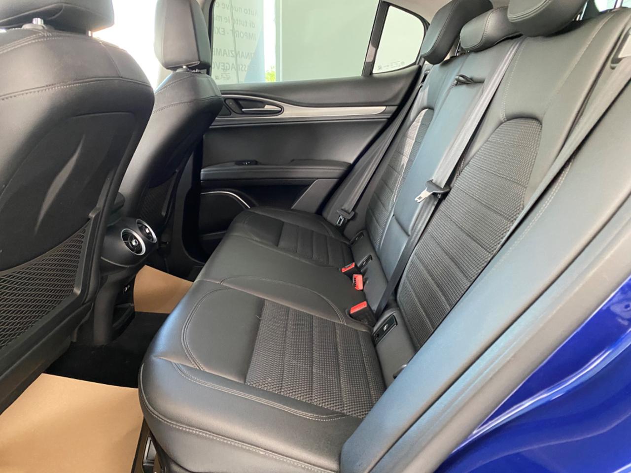 Alfa Romeo Stelvio 2.2TurboD Q4 SPRINT R20/BLACK2021