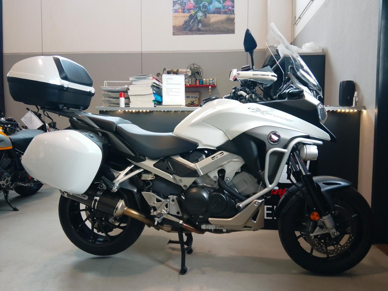 Honda CrossRunner travel edition