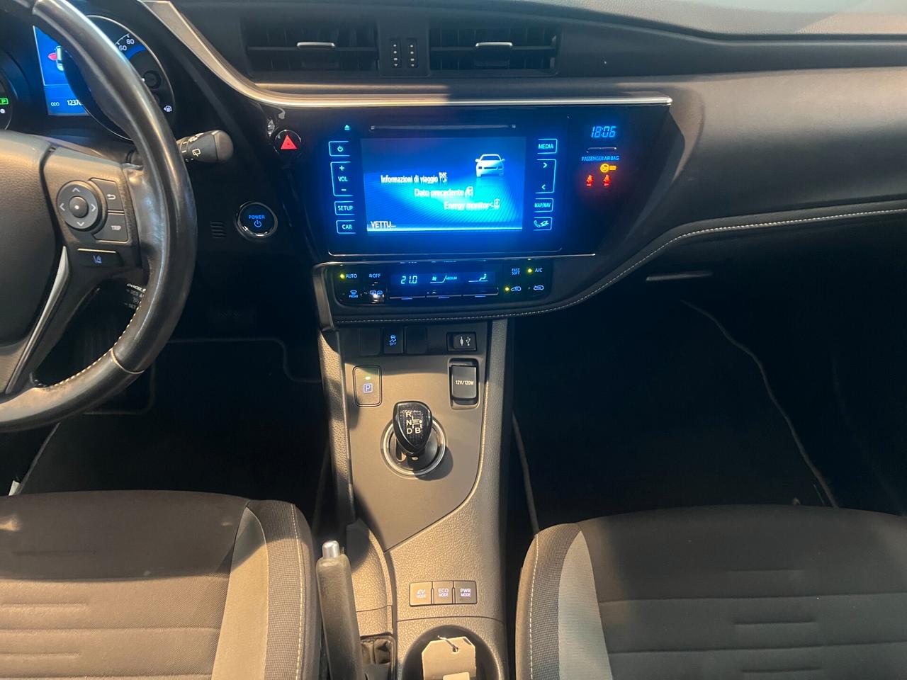 Toyota Auris 1.8 Hybrid Active