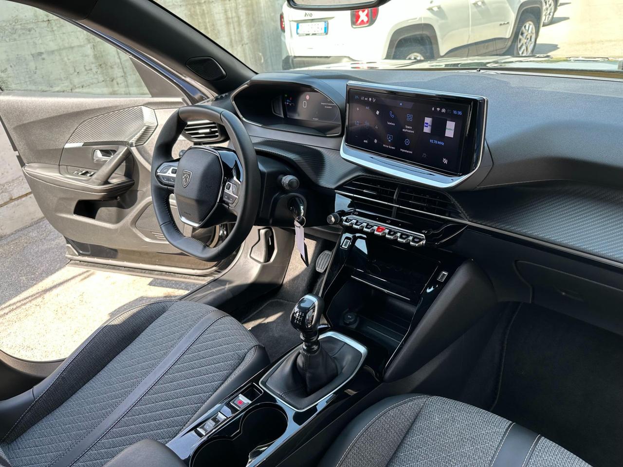 Peugeot 2008 1.2 puretech Allure s&s 100cv