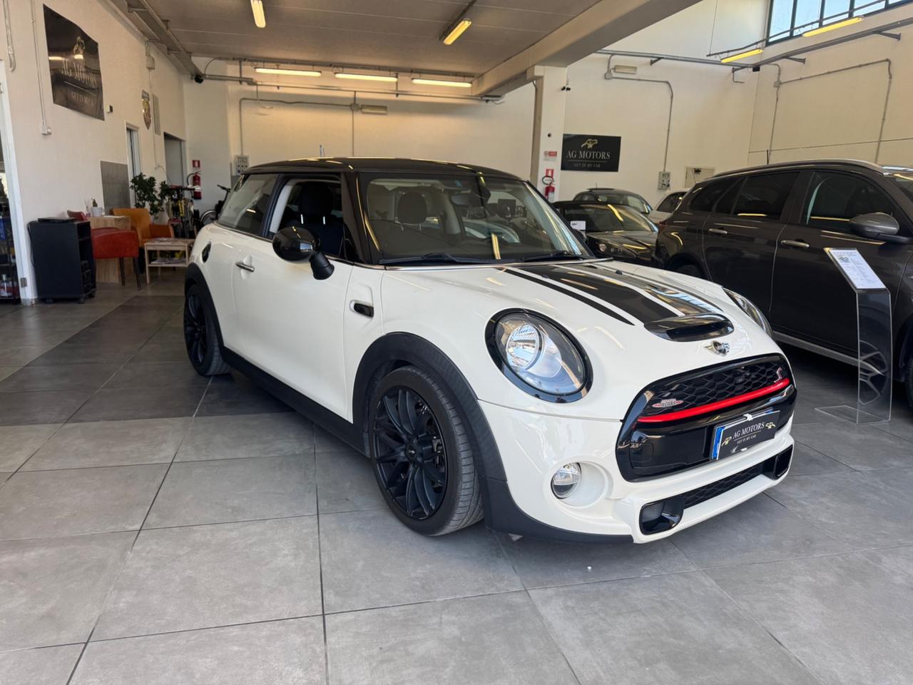 Mini 2.0 Cooper S allestimento JCW