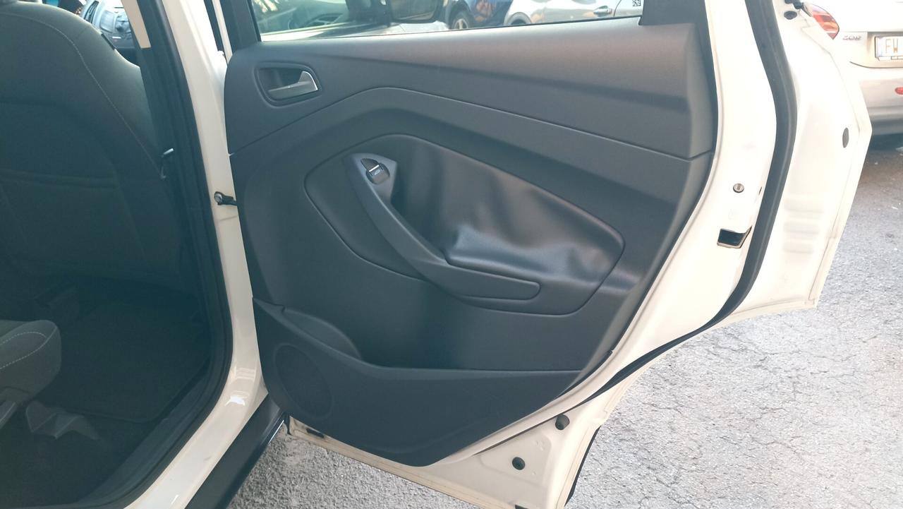 Ford Kuga 2.0 TDCI 140 CV Titanium 2WD