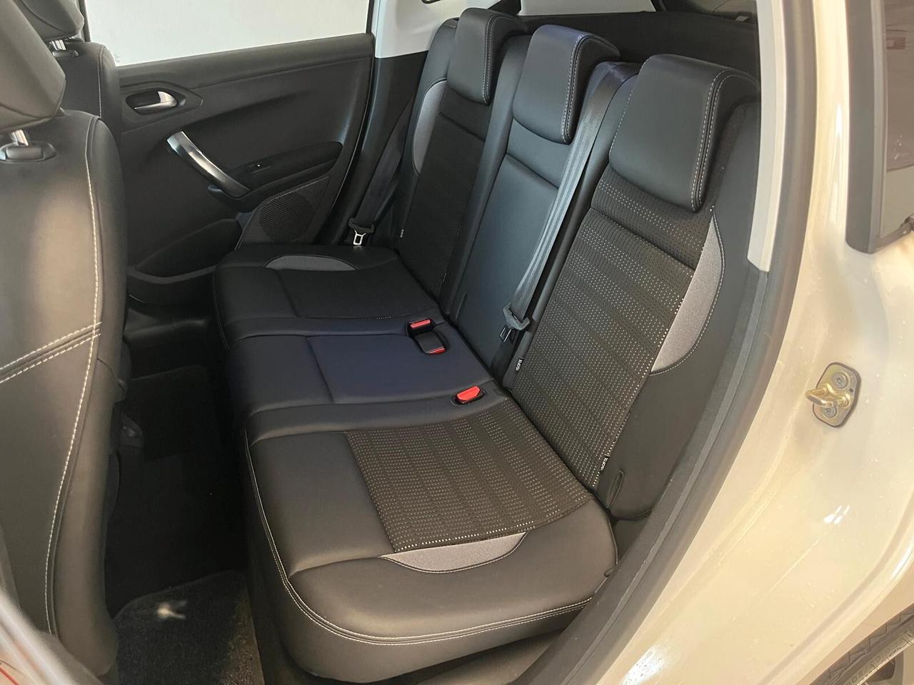 Peugeot 2008 1.6 e-HDi 92 CV Stop&Start Allure