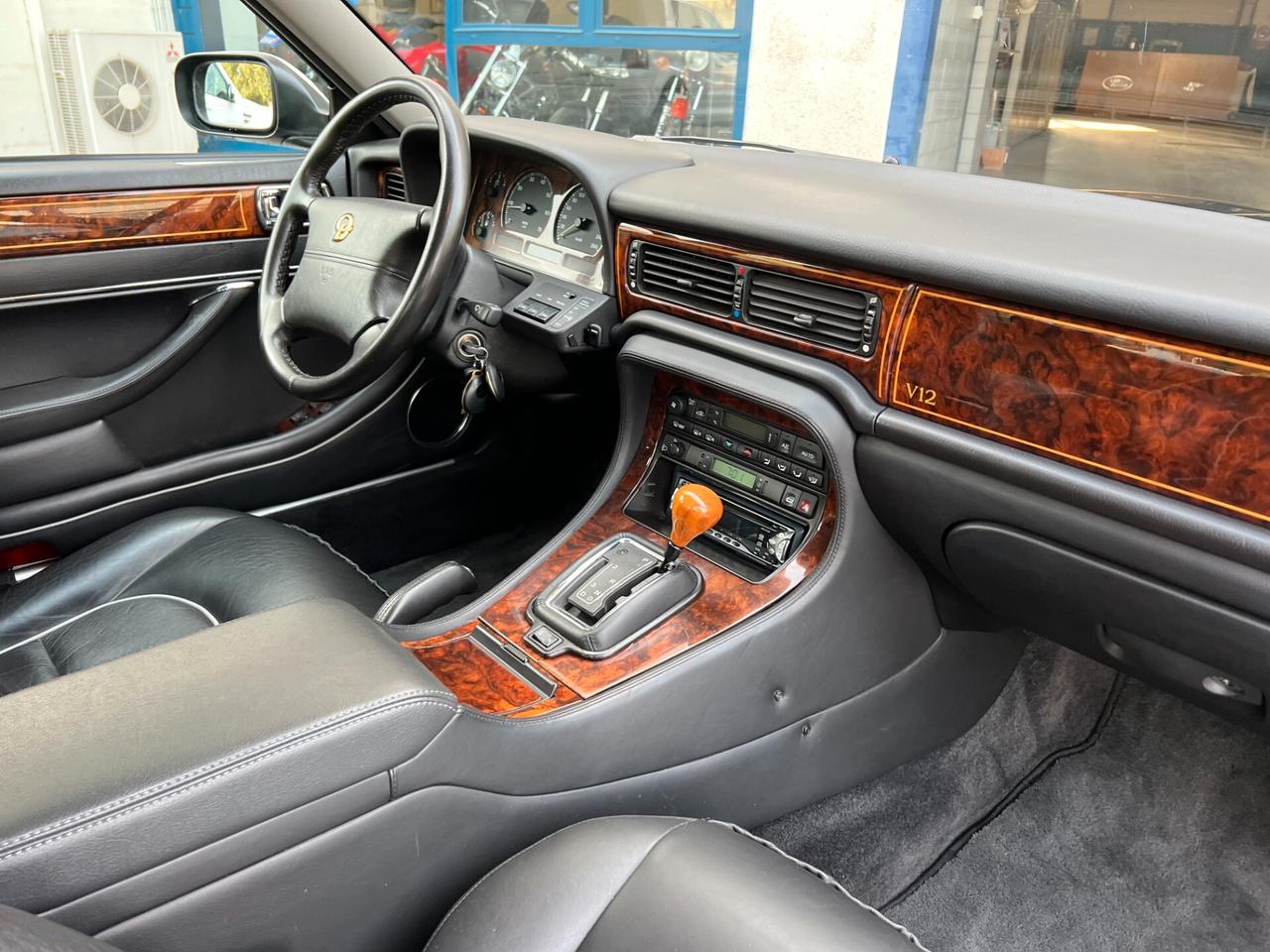 Daimler Double Six ASI