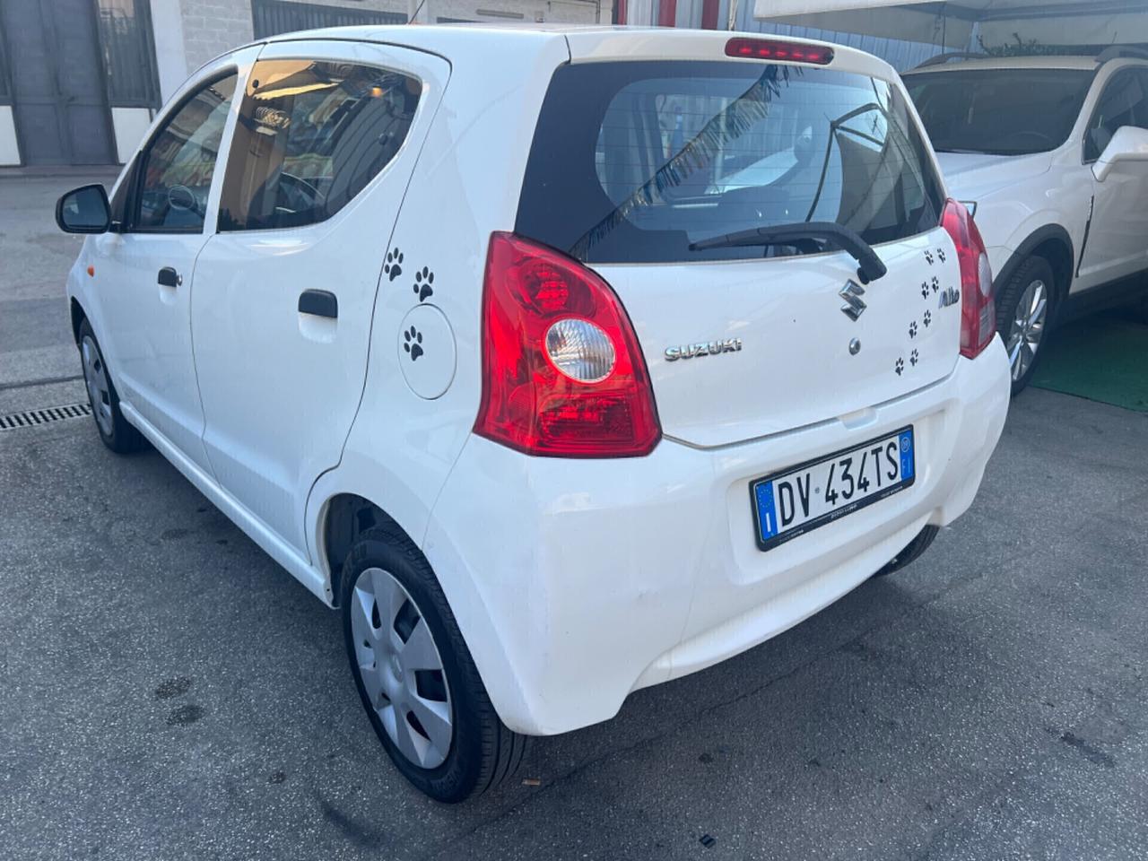 Suzuki alto 1.0 benzina Anno 2010 km 104.000