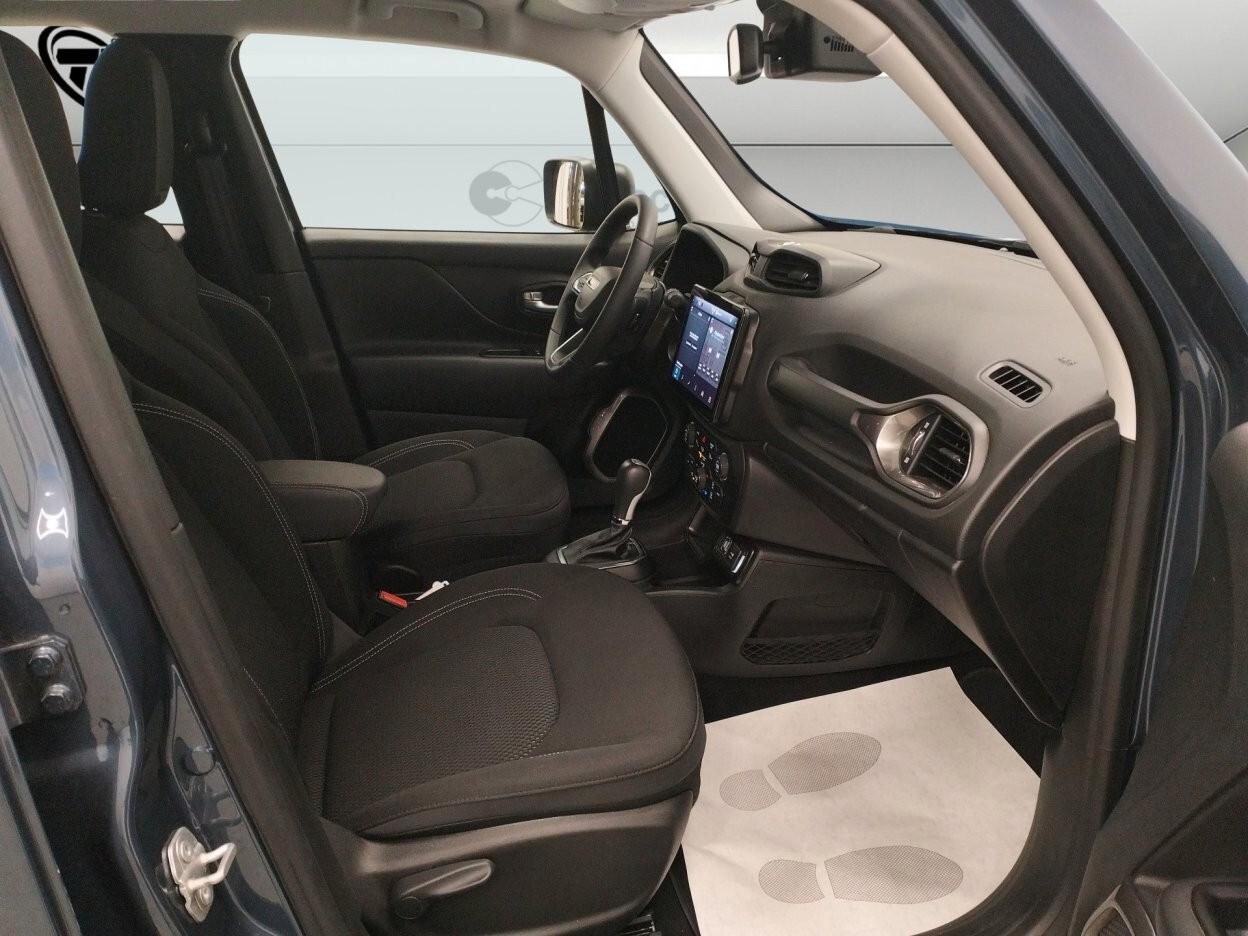 Jeep Renegade 1.5 Turbo T4 MHEV Summit