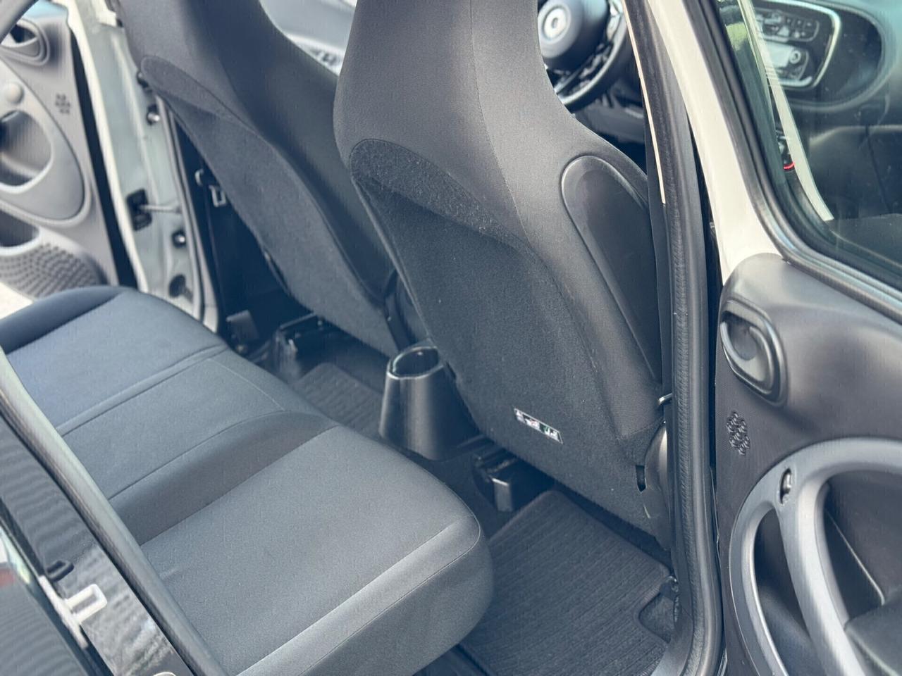 Smart ForFour 70 1.0 Youngster Neopatentati !