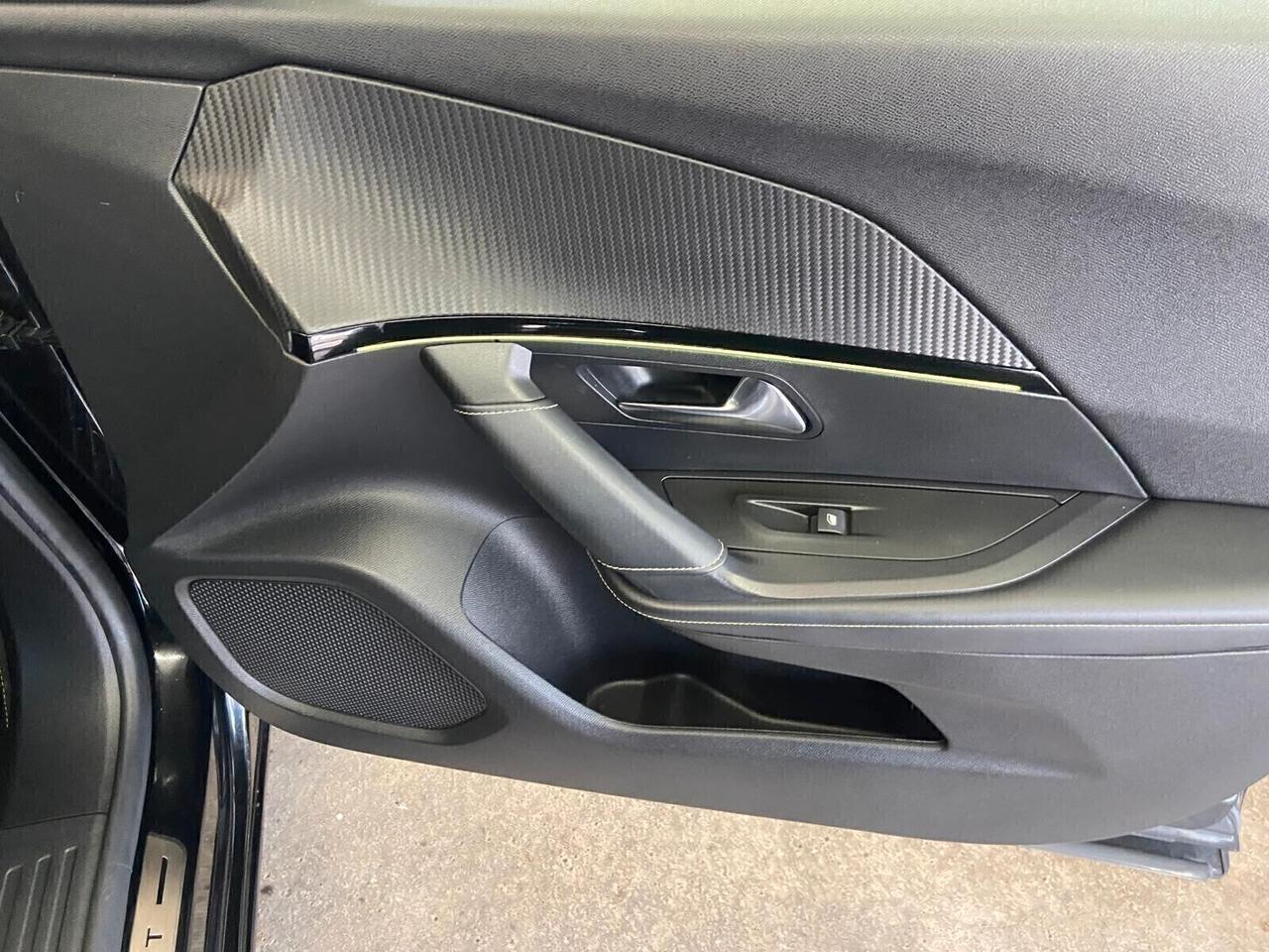 Peugeot 2008 BlueHDi 130 S&S EAT8 GT