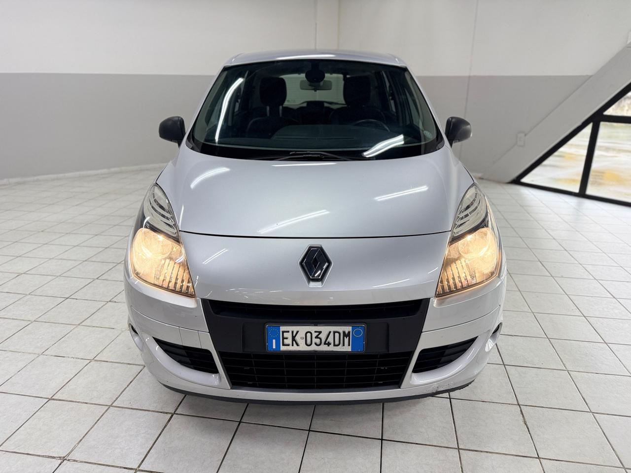 Renault Scenic Scénic X-Mod 1.9 dCi 130CV Luxe