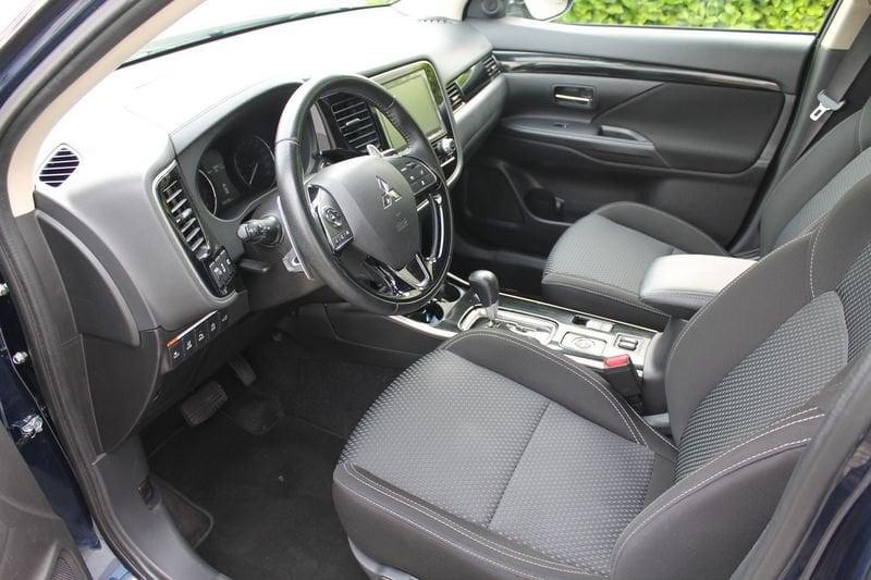 Mitsubishi Outlander 2.0 4WD GPL Bi-fuel CVT Insport SDA 7 posti