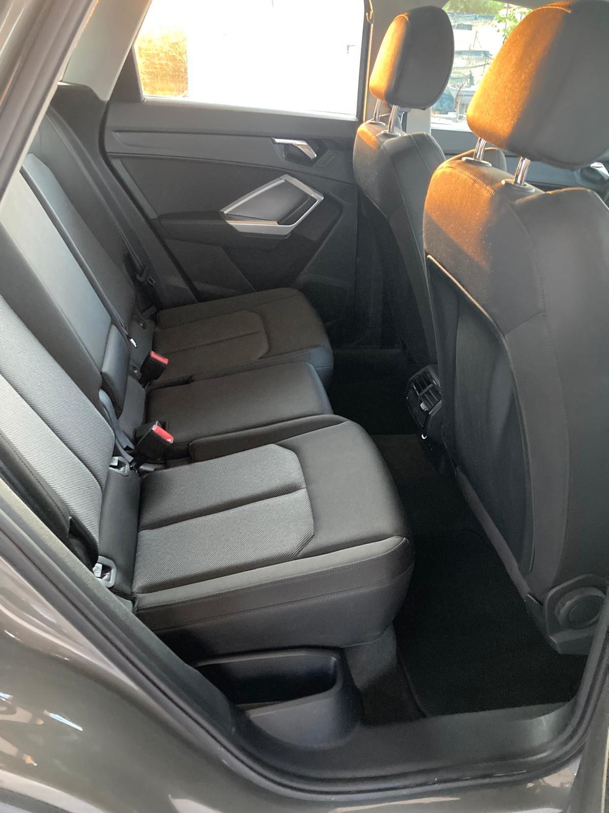 Audi Q3 35 TDI S tronic Business