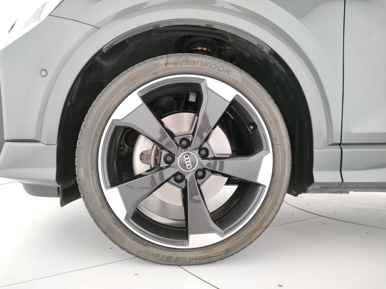 Audi Q2 35 2.0 tdi identity black s-tronic